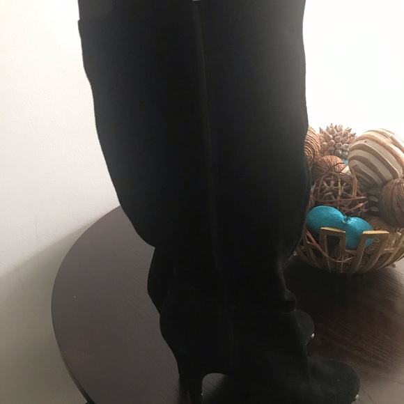 Boots - Picture 2 of 4